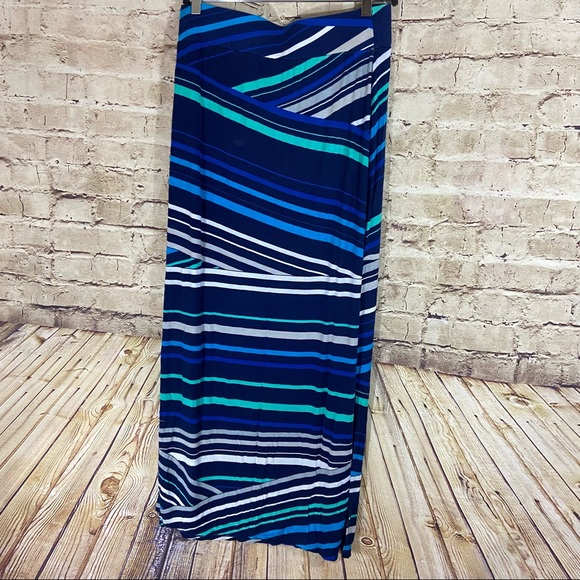 A.n.a. Blue geometric midi skirt size medium - Picture 3 of 8